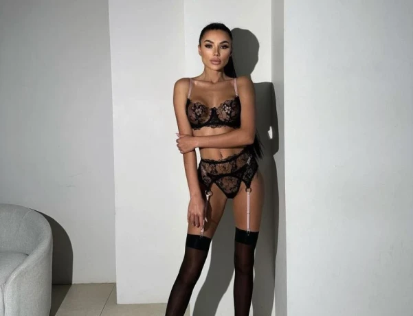 Evelin Party Girl In Schweiz — 4 / 5