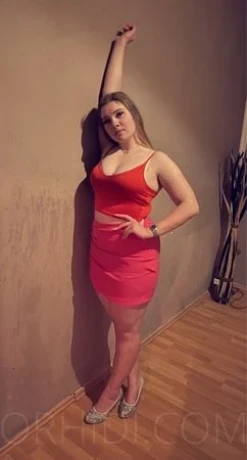 Laura — 1 / 14