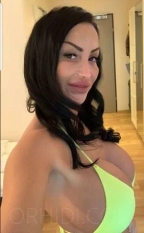 DEUTSCHE MIA — 8 / 12