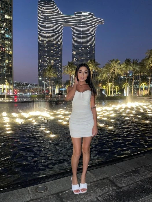 Leya, Escort, Paris