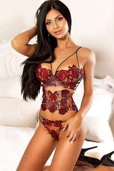 Renata GFE — 2 / 5