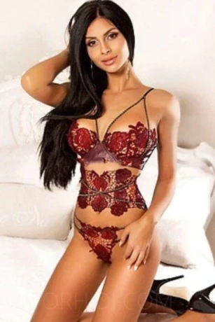 Renata GFE — 2 / 5