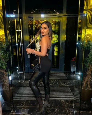 Milena — 6 / 8