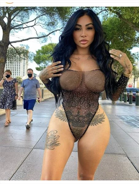 Fatma, Escort, Dakar