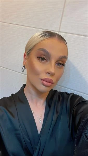 Izza, Escort, Zagreb