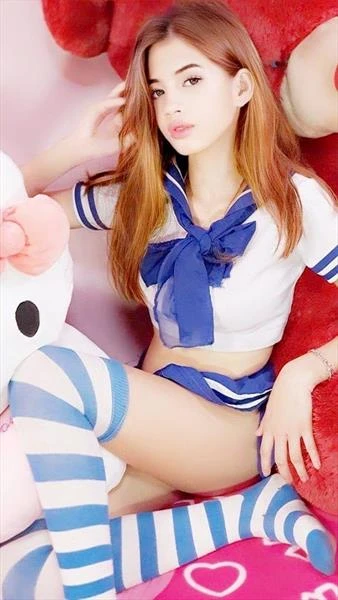 Asian Bombshell, Escort, Manila