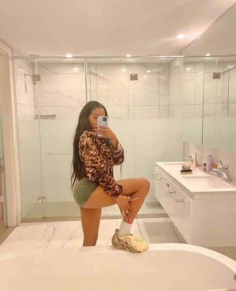 Sheila, Escort, Accra