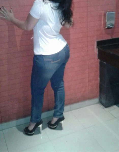 Neliya, Escort, Casablanca