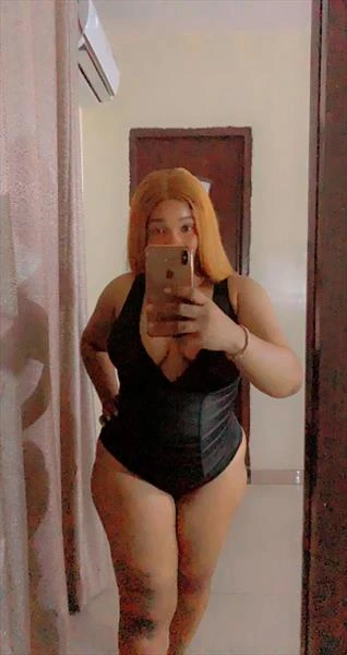 Squirtyvinahanal, Escort, Lagos