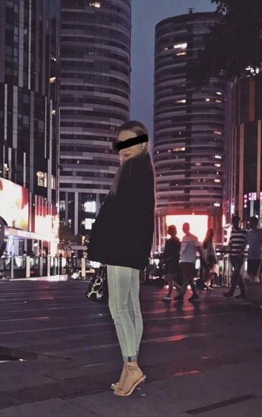 Alina — 1 / 2