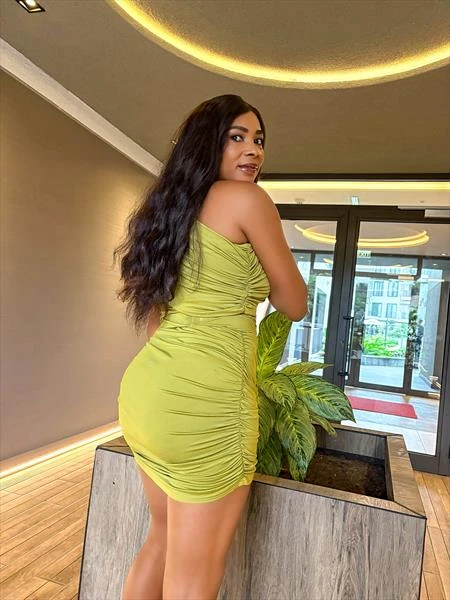 Lulu, Escort, Accra