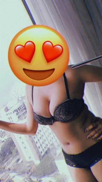 Oshini Perera, Escort, Colombo