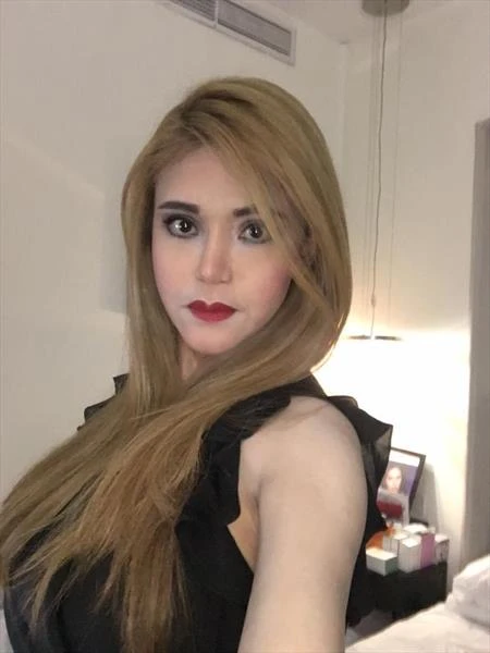 Cassandra, Escort, Hongguang Qidui