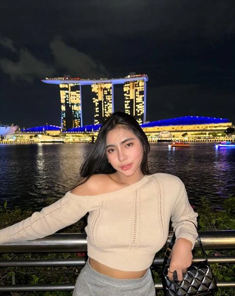 Leona, Escort, Manila