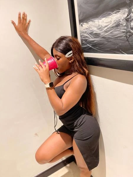 Liz osu, Escort, Accra