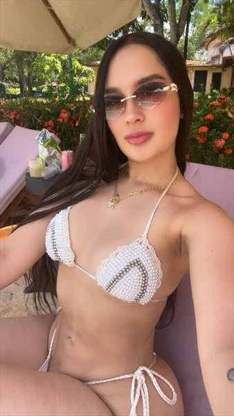 Kristal, Escort, Nassau