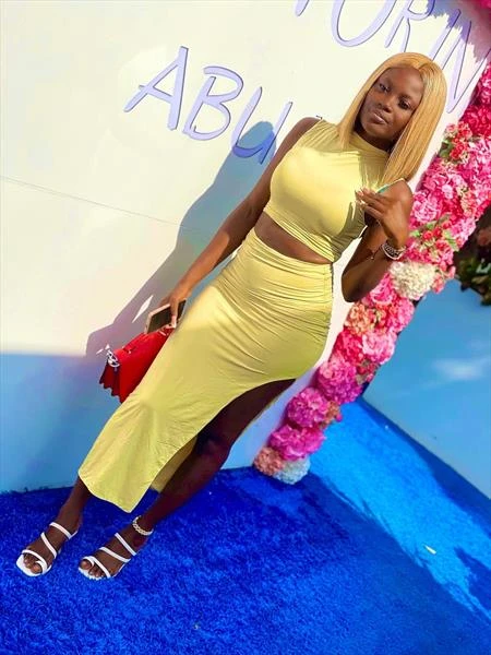 Cassie B — 1 / 2