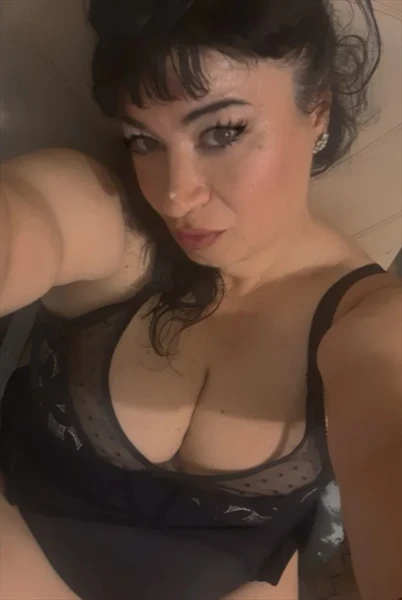 Nina — 1 / 2
