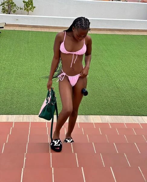 Vicky, Escort, Lagos