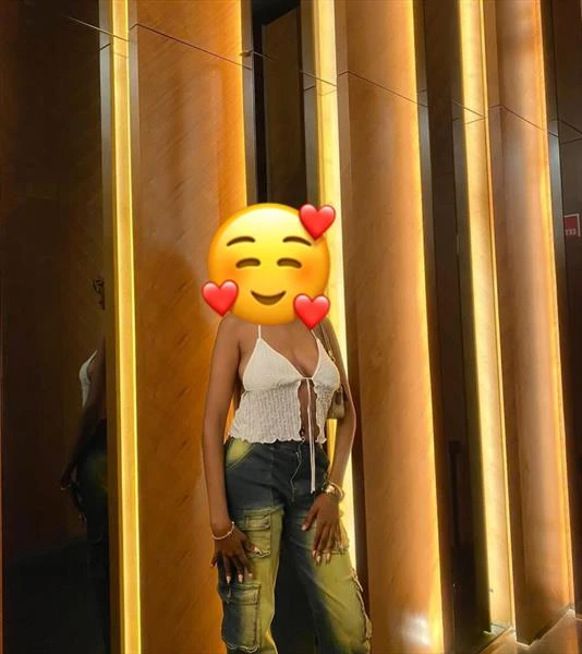 Nikky 💦💦 — 1 / 2