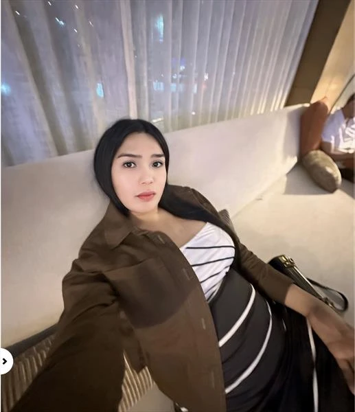 Jenalyn, Escort, Cebuano