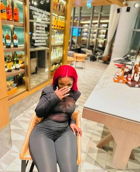 Lola Waters, Escort, Accra