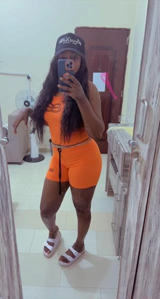 lizzy, Escort, Bamako