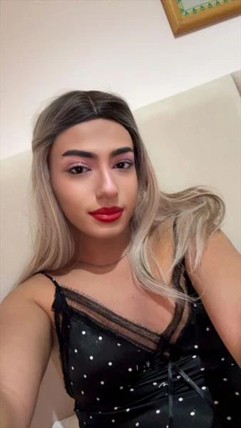 Vika, Escort, Tirana