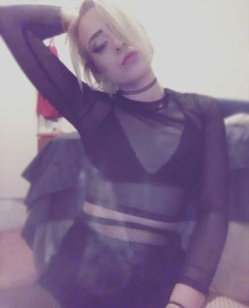 Miss Courtney, Escort, Adelaide
