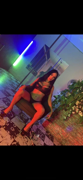 Violeta, Escort, Nassau