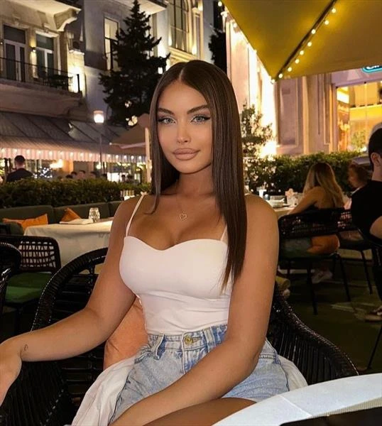 Laura, Escort, Baku