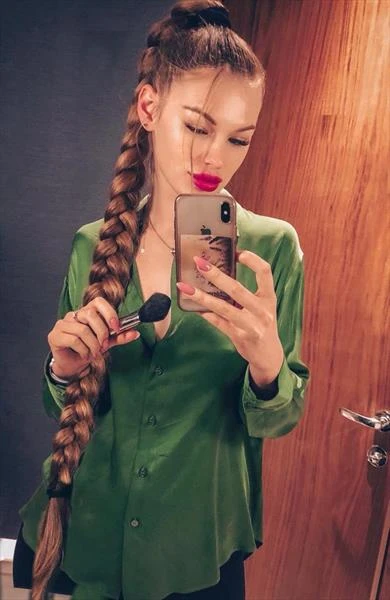 Golden Top: Vasilisa, Escort, Manila