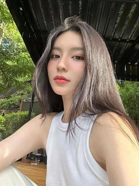 Ping, Escort, Ho Chi Minh City