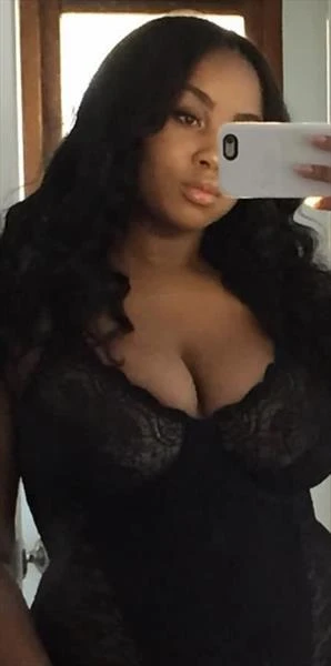 Annie, Escort, Accra