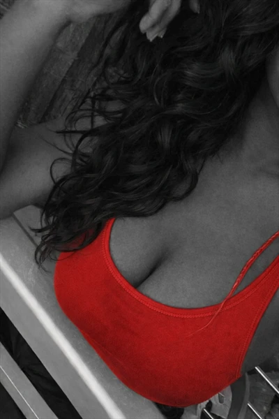 Evelin, Escort, Dakar