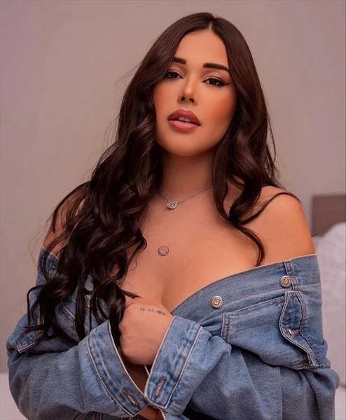 heloisa — 1 / 2