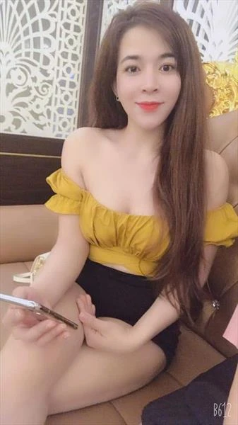 Vyvy, Escort, Hanoi