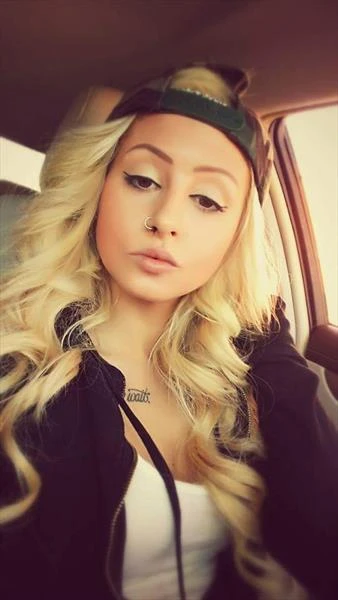 Blonde Barbie, Escort, Zvishavane