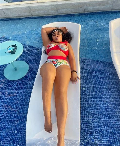 Florida, Escort, Accra