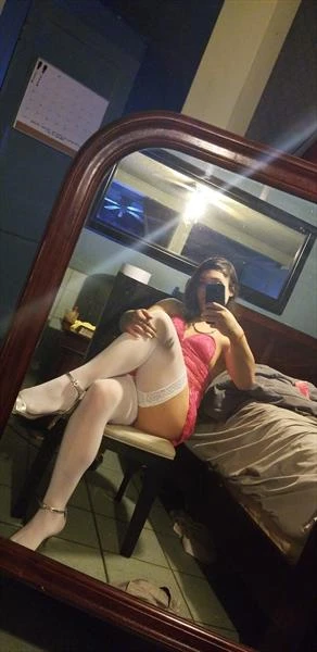 Crystal, Escort, 6th of October