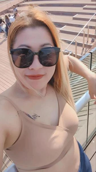 Julia, Escort, Hongguang Qidui