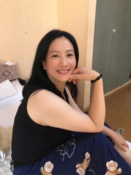 lina, Escort, Accra