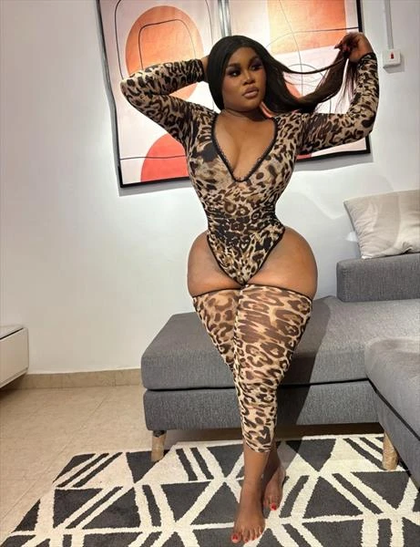 Lala, Escort, Abidjan