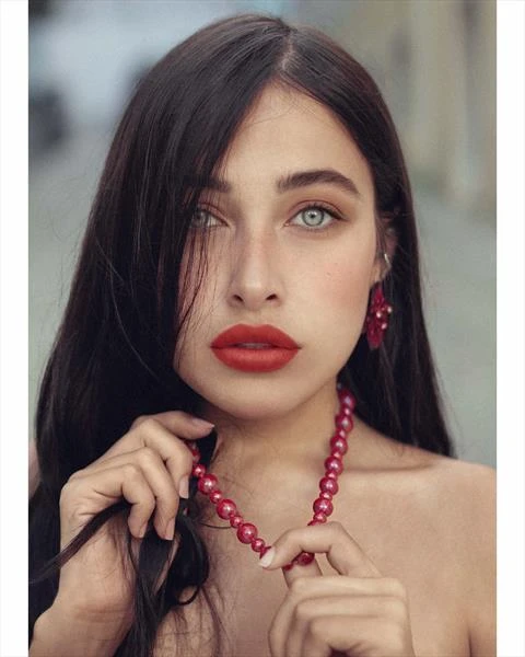 Ágata Cateyes, Escort, Monaco