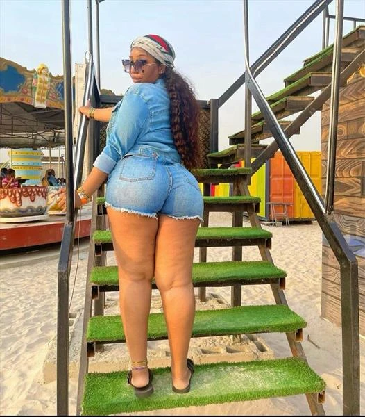 Mabel, Escort, Abidjan
