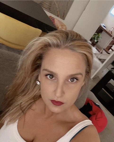 E Mary Daval, Escort, Port Elizabeth