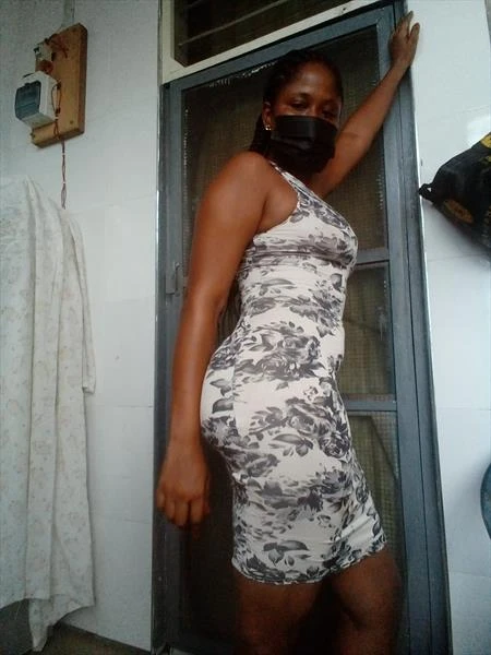 Nelly Swit, Escort, Accra