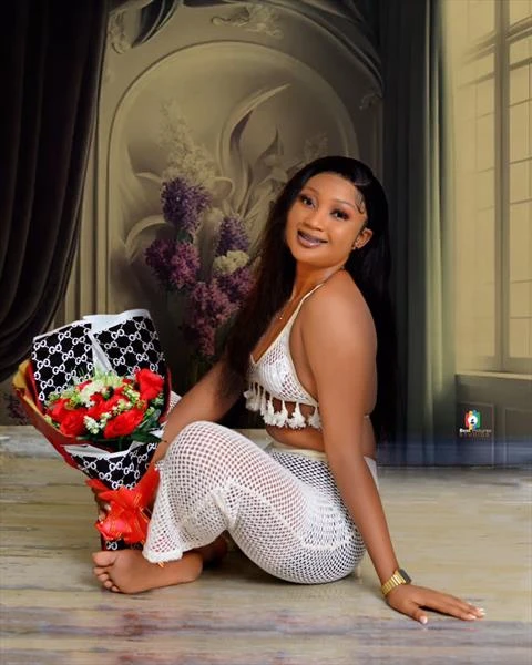 Nancy Bliss, Escort, Accra