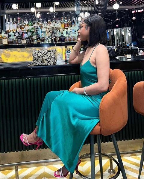Eva, Escort, Accra
