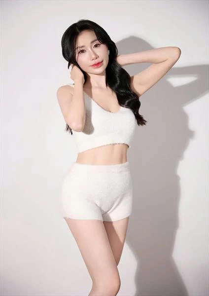 Ngọc Ánh, Escort, Hanoi